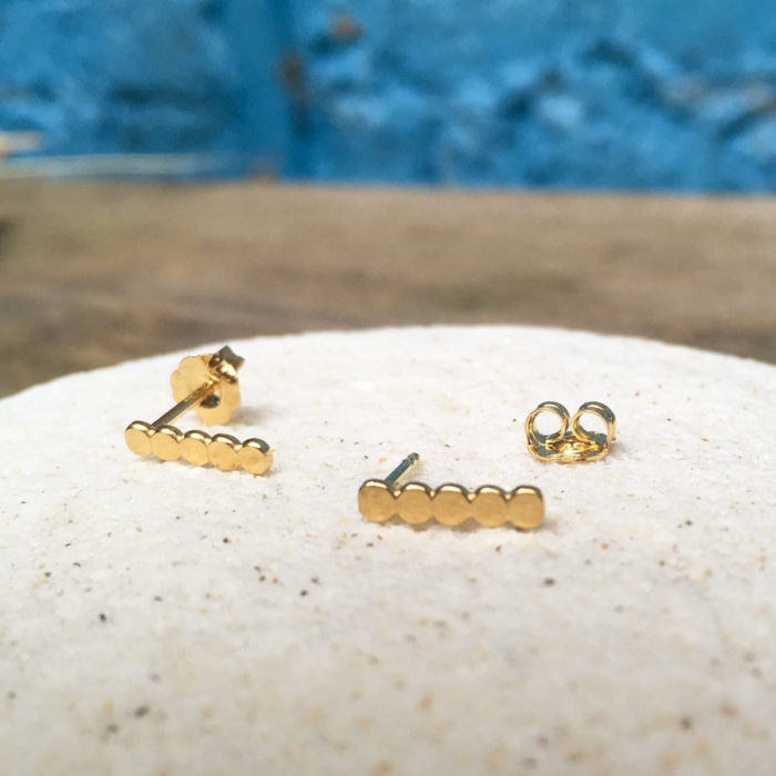 Les boucles d'oreilles MEGANE