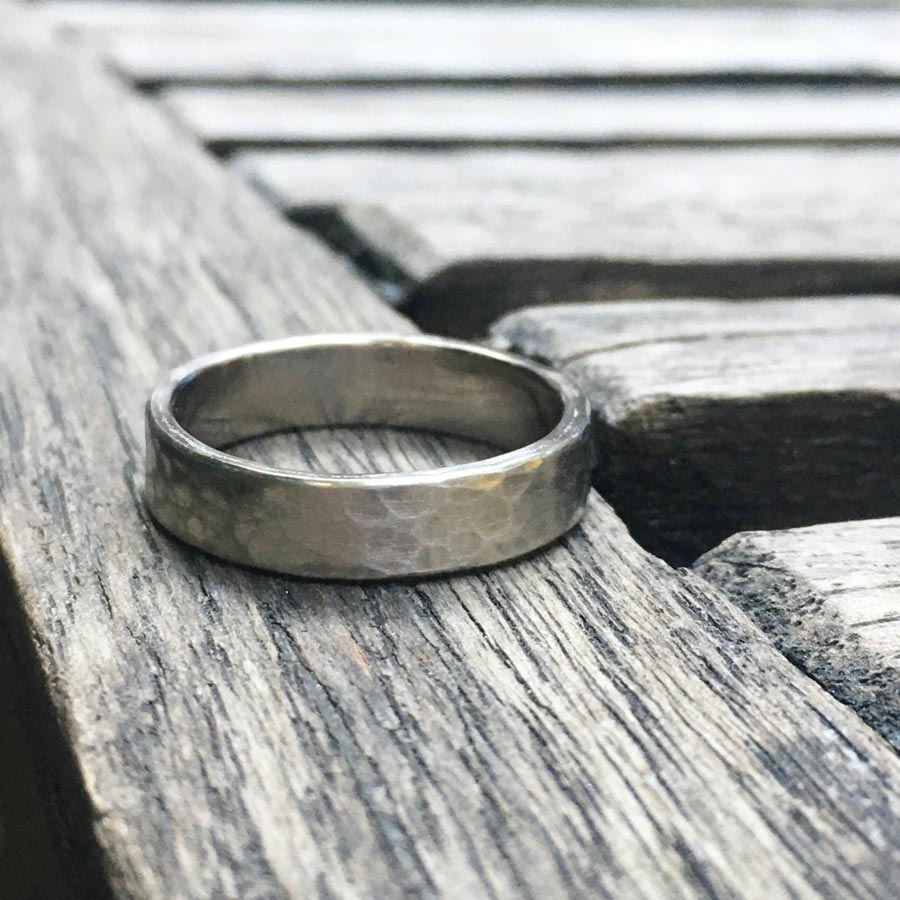 Bague martelée 2025 homme