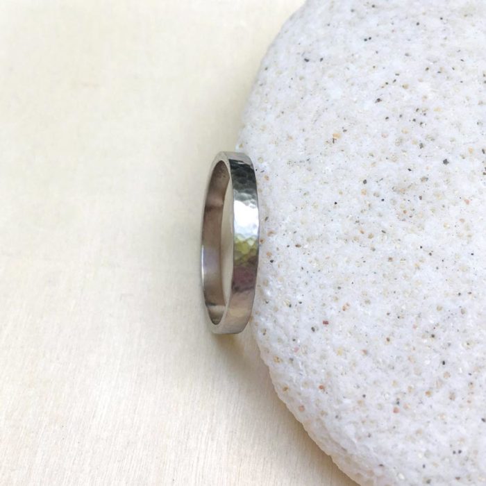 La bague MAX 3 mm en or gris palladié 18 carats Fairmined