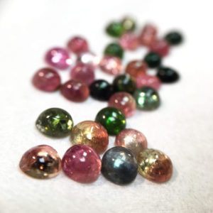 Tourmaline Une Pierre Riche En Couleurs Histoire Et Proprietes