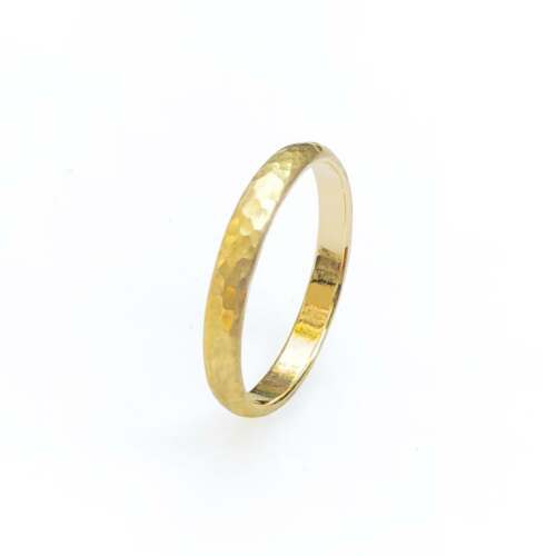 La bague Louis en or jaune 18 carats brossé mat