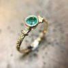 bague sertie émeraude 4 mm