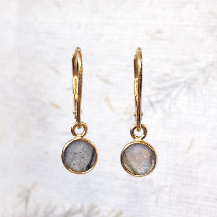 Les boucles d'oreilles LUISA en vermeil et Labradorites
