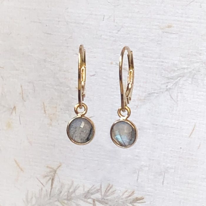 Les boucles d'oreilles LUISA en vermeil et Labradorites