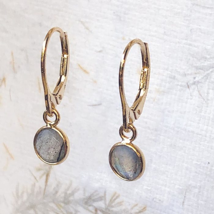 Les boucles d'oreilles LUISA en vermeil et Labradorites