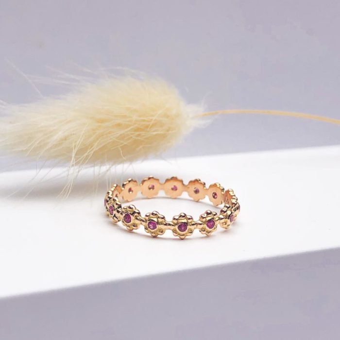 La bague LENA or rose 18K Fairmined sertie de saphirs roses