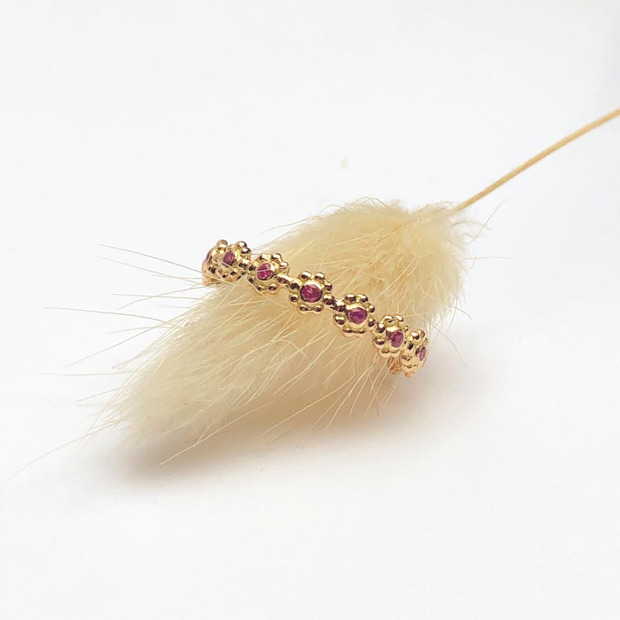 La bague LENA or rose 18K Fairmined sertie de saphirs roses