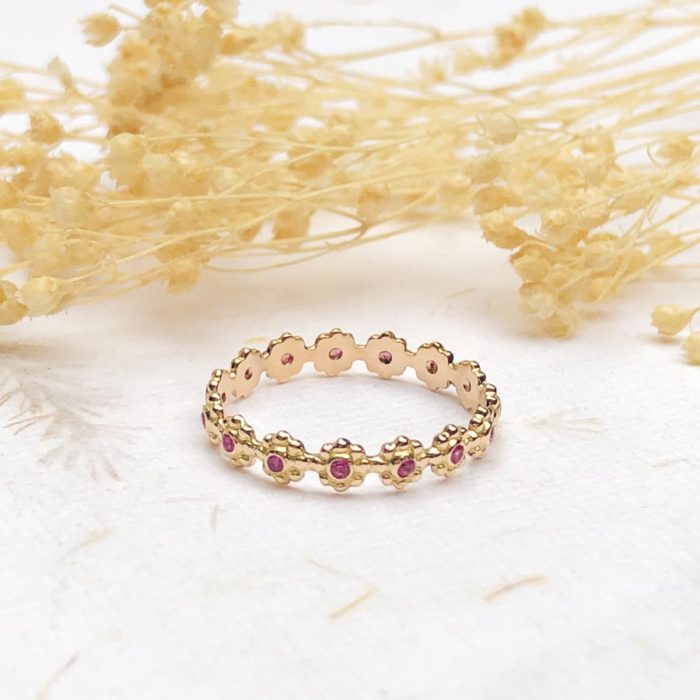 La bague LENA or rose 18K Fairmined sertie de saphirs roses