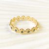 La bague LENA or jaune 18K Fairmined sertie de saphirs bleus