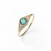 La bague BÉATRICE en or jaune 18 carats, tourmaline et saphirs blancs