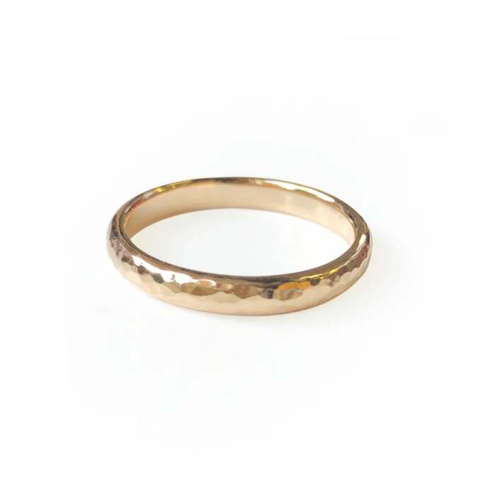 La bague Louis 3,5 mm or rose martelée poli miroir