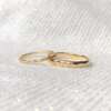 Les bagues ELINA et LOUIS en or jaune 18 carats Fairmined