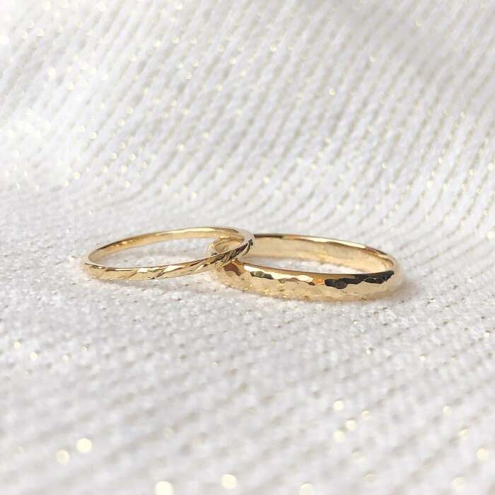 Les bagues ELINA et LOUIS en or jaune 18 carats Fairmined