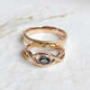Les alliances d'Alice et Alain en or rose 18 carats Fairmined et saphirs
